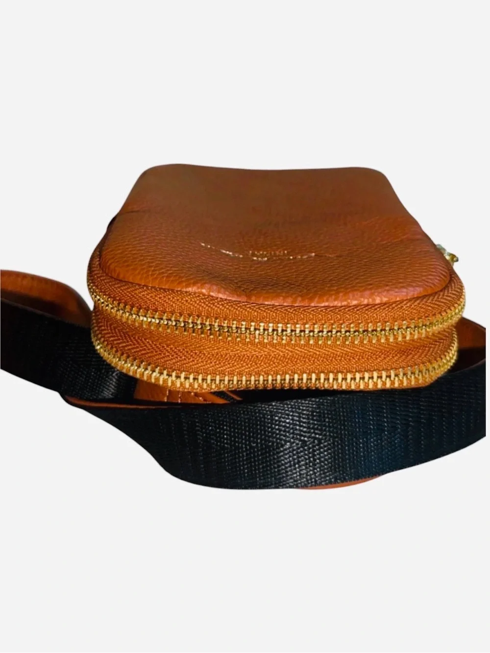 INICAT Un Jour de Chance Tan Pebbled Vegan Leather Crossbody Bag